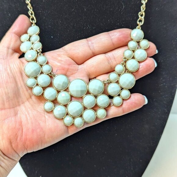 Light Green Mint Cabochons Bib Statement Necklace Gold Tone - Picture 1 of 5